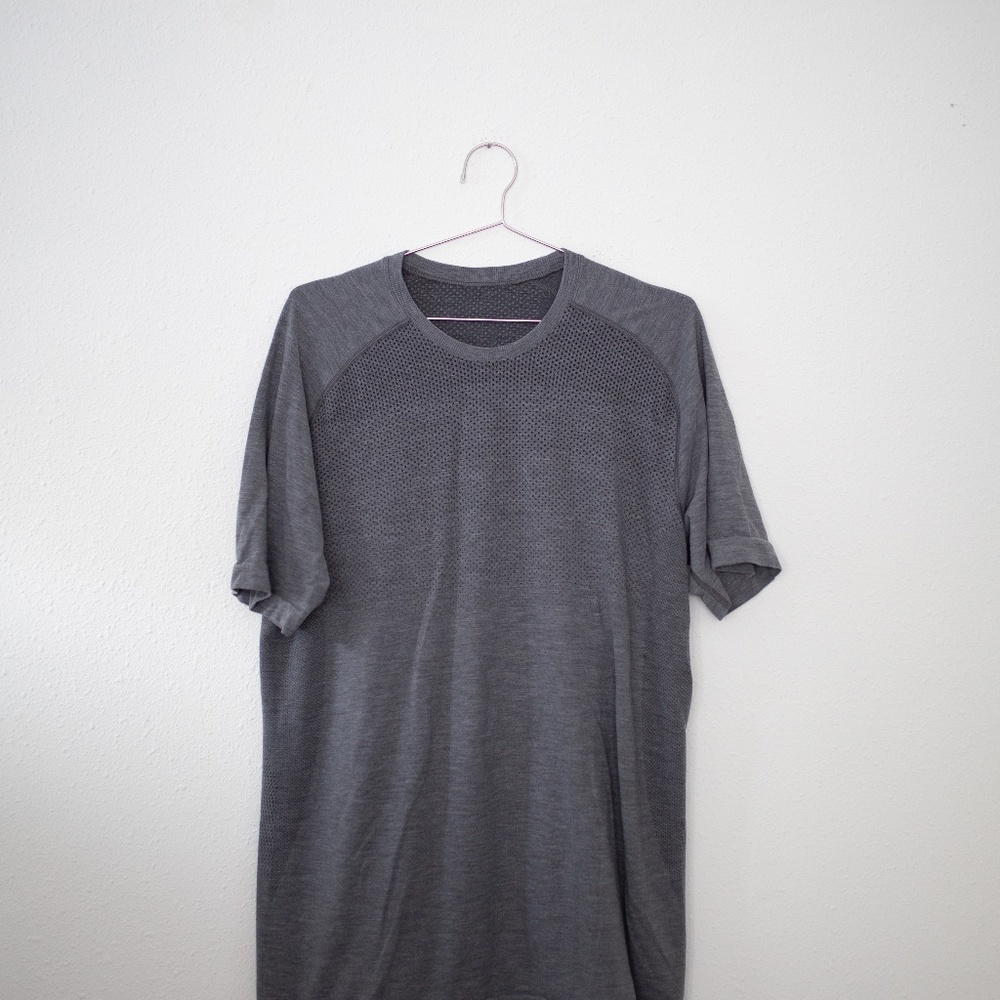 Mens Lululemon Dark Gray Vent Tech Short Sleeve Shirt Size XL